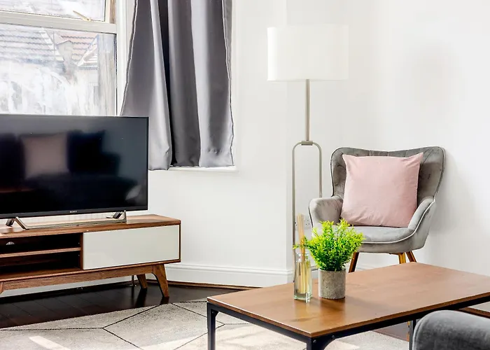Bright 2Br Flat, Forest Gate, East London